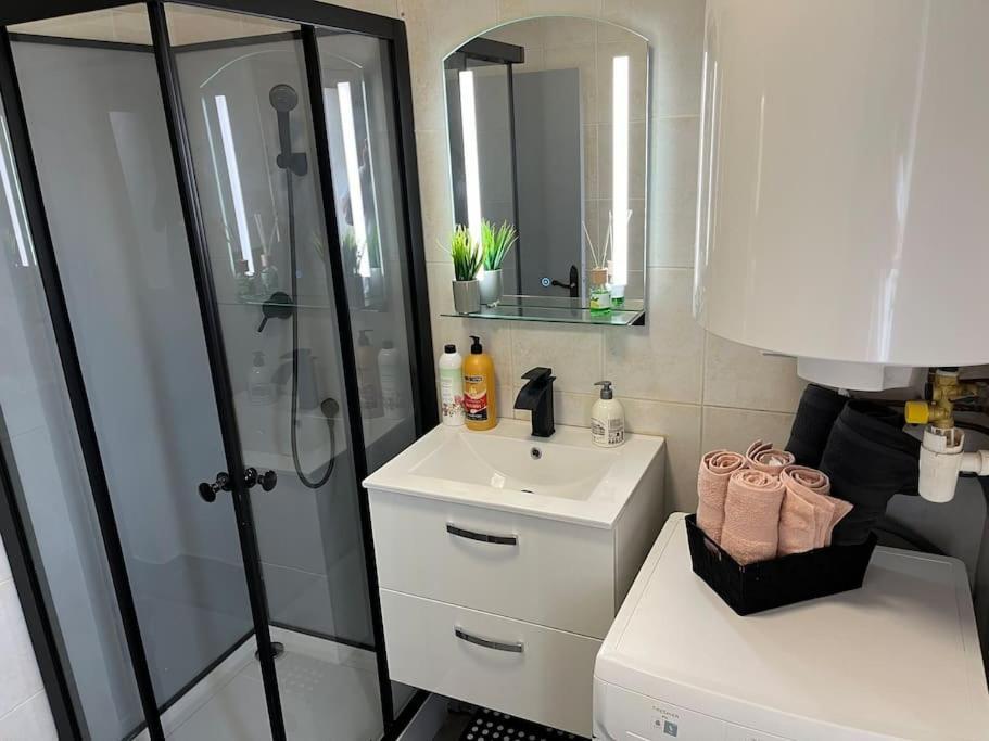 קרקסון Bel Appartement Neuf, Bien Situe מראה חיצוני תמונה